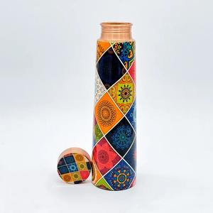 Meilleur cadeau d'entreprise Design coloré Bouteille d'eau en cuivre Émail Imprimé Voyage et Gym Drinkware Bouteille d'eau en cuivre 950 ML - Product Image 2