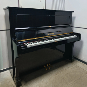 Piano Acústico Profesional KAWAI BL61, Piano Vertical de 88 Teclas, Piano Vertical de Madera en Venta, Excelente Calidad de Sonido - Product Image 1