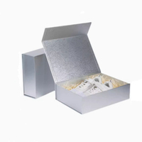 Boîte cadeau en carton rigide avec logo personnalisé, nouveau design, lamination mate, doublure en éponge, fermeture magnétique pliable pour parfum de luxe
