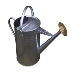 Lata de agua de lata galvanizada Vintage para decoración de jardín al aire libre, regadera de Color rojo con asa para uso en jardín - Product Image 6
