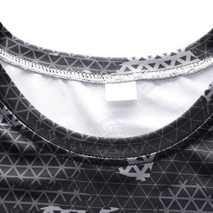 Peso ligero Slim Fit Hombres Camisas de compresión Entrenamiento Color personalizado Camisas de compresión de alta calidad - Product Image 4