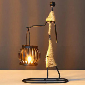 Vente chaude Sculpture Style Bougeoir Noir Enduit Bougie Stand Sans Rouille Pour La Décoration Intérieure Ferme Décor Vintage Look - Product Image 4