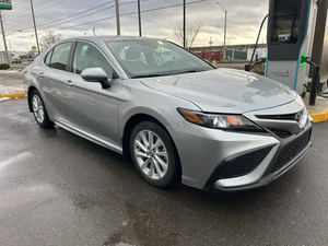 TOYOTA CAMRY SE 2024 DE PRIMERA MANO, AUTO USADO EN PERFECTAS CONDICIONES - Product Image 1