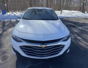 Chevrolet Malibu 2024 d'occasion en excellent état - Product Image 1