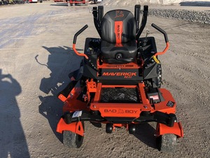 เครื่องตัดหญ้าแบบนั่งขับ รุ่น 2024 Bad Boy MAVERICK 5400 เครื่องยนต์ 2 จังหวะ และ 4 จังหวะ ระดับอุตสาหกรรม - Product Image 3