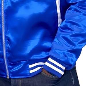 Chaqueta Bomber Phi Beta Sigma 1914 Blu Phi Acabado satinado azul real con bordado de chenilla Crest & Sigma Back Design - Product Image 4
