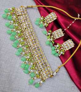 Collier ras du cou ethnique Kundan du fabricant indien Nacre Multicolore Plaqué or Zircon Acier inoxydable Fêtes de mariée - Product Image 1