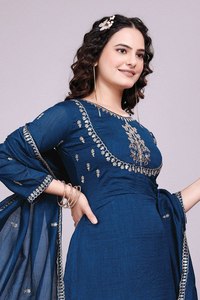 Style indien du sud extrême haute qualité tissu de soie pure col en V broderie entièrement point Diwali & Holi festif spécial nouveau kurti - Product Image 2