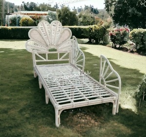 Tumbona Plegable de Bambú Moderna y Minimalista para Hoteles y Resorts de Lujo, Uso en Exteriores Junto a la Piscina, Venta al Por Mayor - Product Image 3