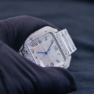 นาฬิกาเพชรทรงกลมสแตนเลส moissanite ที่น่าทึ่ง ออกแบบมาสําหรับผู้ชาย เป็นตัวประกอบแฟชั่นฮิปฮอปชั้นนํา - Product Image 3