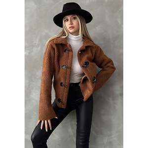 Manteaux en molleton de coton doux et confortables pour femmes, en matière pelucheuse, vente en gros pour vêtements féminins - Product Image 5