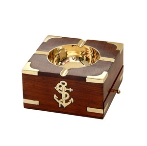 Cendrier nautique en bois en métal de finition antique avec des détails de corde adaptés aux cadeaux aux marins et aux collectionneurs de décor maritime - Product Image 4
