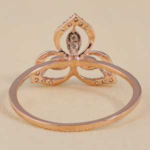 Anillo Romántico con Diamante Cultivado en Laboratorio, Diseño Floral Inspirado en la Naturaleza, Corte Redondo, Claridad VS, Blanco Platino Rodio, Certificado IGI - Product Image 6