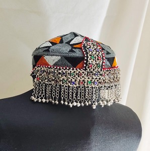 Pasador de Pelo Afgano Unisex Vintage, Tradicional, Hecho a Mano, Étnico Pashtún, con Bordado de Flores - Product Image 3