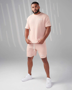 Ensemble short d'été deux pièces coupe ample avec logo personnalisé, t-shirt et short imprimés sérigraphiés avec patchs effet vieilli, tissu respirant - Product Image 4