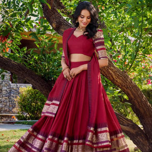 FashionHarbour Bulk Bollywood Style Designer Chanderi Silk Lehenga Choli Zari Dupatta para Bodas de invierno Fiestas Celebraciones - Product Image 1