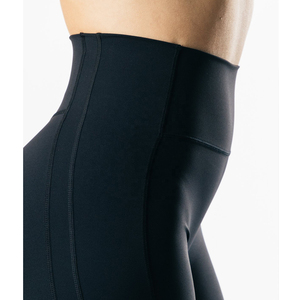 Venta caliente de cintura alta a prueba de golpes pantalones cortos de yoga sin costuras para las mujeres - Product Image 5