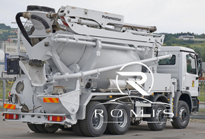 Camion Pompa per Calcestruzzo Mercedes-Benz Actros 8x4 con Sistema Idraulico Diesel, Colore Bianco - Product Image 6