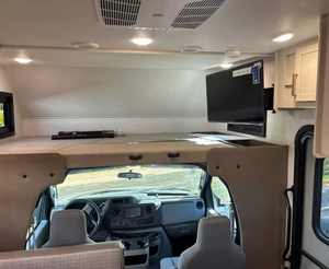 Meilleure Offre – Camping-car/Caravane d'occasion en excellent état – Modèle 2023, 2024, 2025 – East to West College Adventure 2201-S - Product Image 3