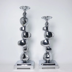 Porte-bougie moderne contemporain, élégant, finition métallique, adapté à la décoration de la maison, à la table à manger et aux événements festifs, en provenance d'Inde - Product Image 1