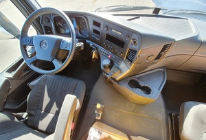 Camion benne Mercedes-Benz Actros 4745-K 2017 Euro 5 8x6 avec une capacité de plus de 50 tonnes - Product Image 5