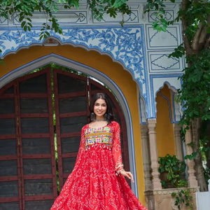 Nuevo diseñador de ropa de Festival para mujeres, la más hermosa Faux Georgette Bandhani Print Work con parche de Kutchi, vestidos de manga completa - Product Image 1