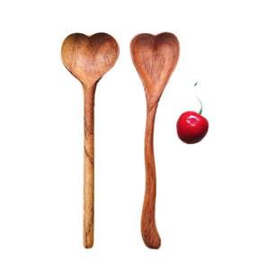 Cuchara de sopa de madera maciza de nogal negro con logotipo grabado personalizado con mango largo para servir té café sopa en restaurantes - Product Image 1