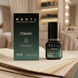 Colle liquide pour extensions de cils MBNTL fabriquée en Corée - Stock entrepôt - Séchage rapide 0,5s - Qualité supérieure - Sans cruauté animale - Végétalienne - Résistante à l'eau - Tenue 8 semaines - Product Image 1