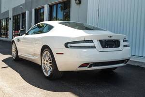 Mejor Precio para Aston-Martins DB9 2011 Usado, Coupé Deportivo de Lujo V12 Automático en Excelentes Condiciones - Product Image 2