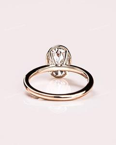 Anillo de Compromiso con Diamante Ovalado Cultivado en Laboratorio de 2.00CT con Certificación IGI, Bisel Minimalista en Oro Sólido de 14K - Product Image 3