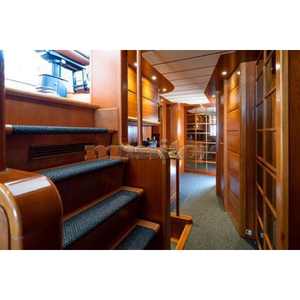 Yacht de luxe Ferretti Custom Line 94 modèle 2005 avec 2 moteurs CV 1971 pour des aventures nautiques de luxe - Product Image 3