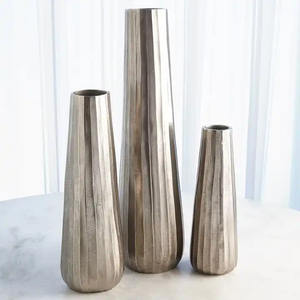 3 pièces Vases à fleurs en métal au design fantaisie finition argentée pour la décoration de la maison et du sol de mariage Vases à fleurs de grande taille - Product Image 3