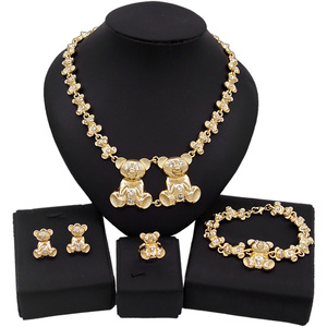 Zhuerrui-osito <span class=keywords><strong>de</strong></span> peluche grande chapado en oro <span class=keywords><strong>de</strong></span> Dubái, conjunto <span class=keywords><strong>de</strong></span> joyería I Love You, Diamante americano, Hug y Kiss Xoxo X0045, gran oferta - Product Image 1
