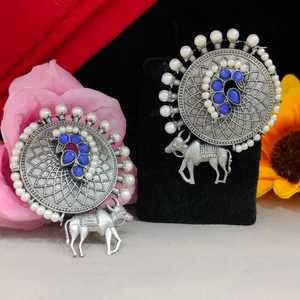 Boucles d'oreilles oxydées en pierre colorée avec perles travail léger mais déclaration digne boucles d'oreilles traditionnelles indiennes pour les filles du collège - Product Image 2