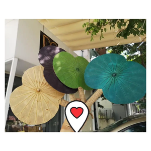 พัดลมใบบัวธรรมชาติทำจากเวียดนามสำหรับของที่ระลึกแบบดั้งเดิมเป็นมิตรต่อสิ่งแวดล้อม - Product Image 5