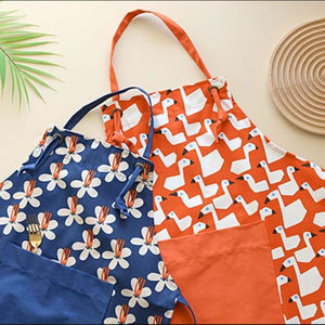 Cross-back Unisex Polyester Chef's <b>Apron</b> Large <b>Pockets</b> Adjustable Strap Button Closure Short Sleeve-Black for Stylist Florist - Product Image 2