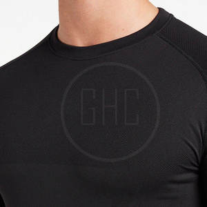 T-shirt de compression Nouveau T-shirt de compression pour hommes de haute qualité respirant avec impression de logo personnalisé - Product Image 3