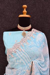 Saree en soie Georgette de créateur avec impressions numériques et paillettes brodées pour les fêtes de mariage indiennes et pakistanaises - Product Image 2