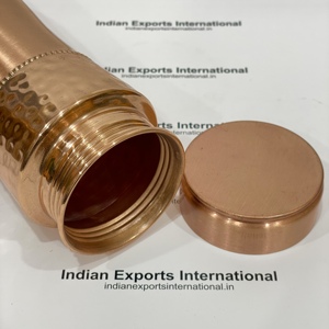 IEI 28. 750ml / 25.36 oz Bouteille d'eau en cuivre pur martelé à la main Portable écologique pour la maison, le bureau et l'extérieur personnalisable - Product Image 2