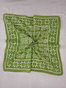 Bandana en coton élégant à imprimé en blocs colorés fait à la main - Product Image 6
