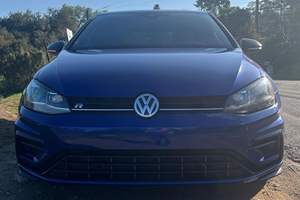 Volkswagen Golf R 2019 d'occasion en excellent état, sans réserve, inspectée, moteur turbo 4 cylindres, bleu Lapis métallisé, provenance Californie - Product Image 1
