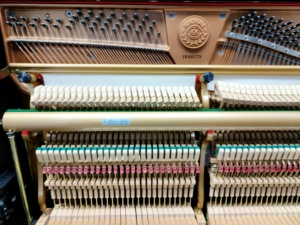 Piano Vertical KAWAI NS25 Hecho en Japón, Económico para Principiantes e Intermedios, Duradero y Elegante para el Mercado de Exportación - Product Image 2