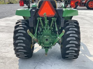 Tractor de Ruedas John Deere 4052M de Primera Calidad, Automático, 42HP, 4WD, con Bomba, Motor, Caja de Cambios, Multifuncional para Uso Agrícola - Product Image 3