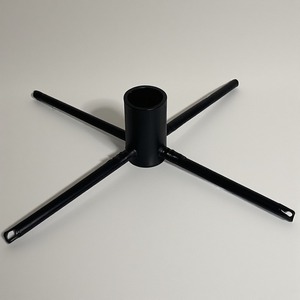 Élégant support de sapin de Noël en métal plaqué or fabriqué à la main avec une base sculptée, parfait pour les maisons de vacances décoratives et saisonnières - Product Image 1