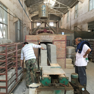 Kích Thước Nhỏ Đẩy Tấm Gạch Đường Hầm Lò Thương Mại Khí Đốt Tự Nhiên Gạch Chịu Lửa Cho Gốm Gốm Killn Máy Brique Automatique - Product Image 1