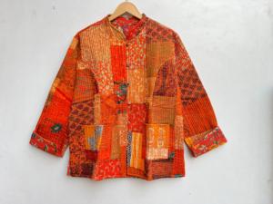 Hecho a mano Vintage seda Sari Kantha abrigo corto Patchwork chaqueta con relleno de algodón tejido de punto transpirable diseño bordado - Product Image 6