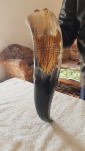 Viking boire corne tasse corne de buffle écologique religieux Logo personnalisé idéal pour les garçons d'honneur en gros cadeaux médiévaux faits à la main - Product Image 2