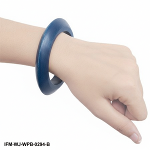 Brazalete de Madera Azul Marino Hecho a Mano, Acabado Mate, Pulsera de Madera Minimalista, Joyería Boho Ecológica para Mujer - Product Image 4