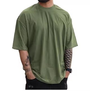 Camiseta Personalizada para Hombre, de Gran Tamaño, de Algodón Grueso, de Lujo, con Hombros Caídos, con Estampado Gráfico, 240 g/m², con Logotipo Personalizado - Product Image 5