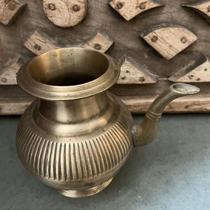 Artículo de decoración del hogar de latón para el hogar, hotel, oficina, ceremonia religiosa, artículos de latón Kalash hindú Pooja, venta al por mayor, precio directo de fábrica - Product Image 1